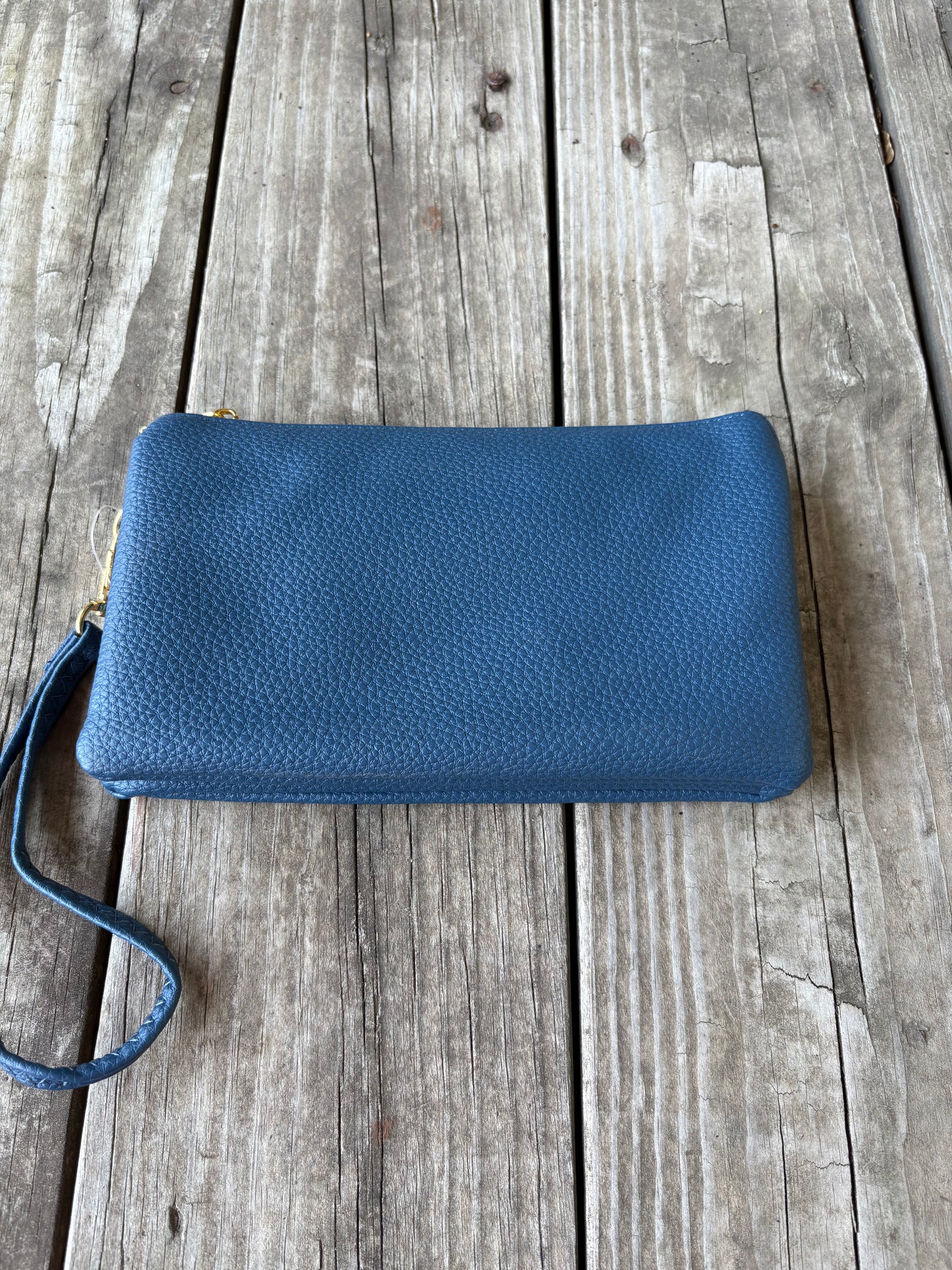 Our Favorite 3 compartment crossbody