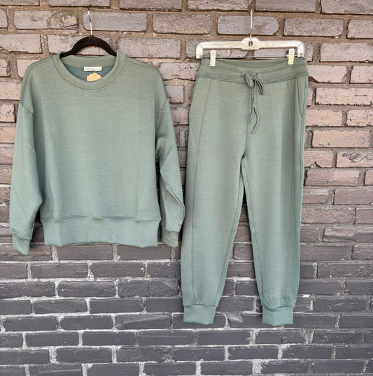 Laid Back 2 Piece Set