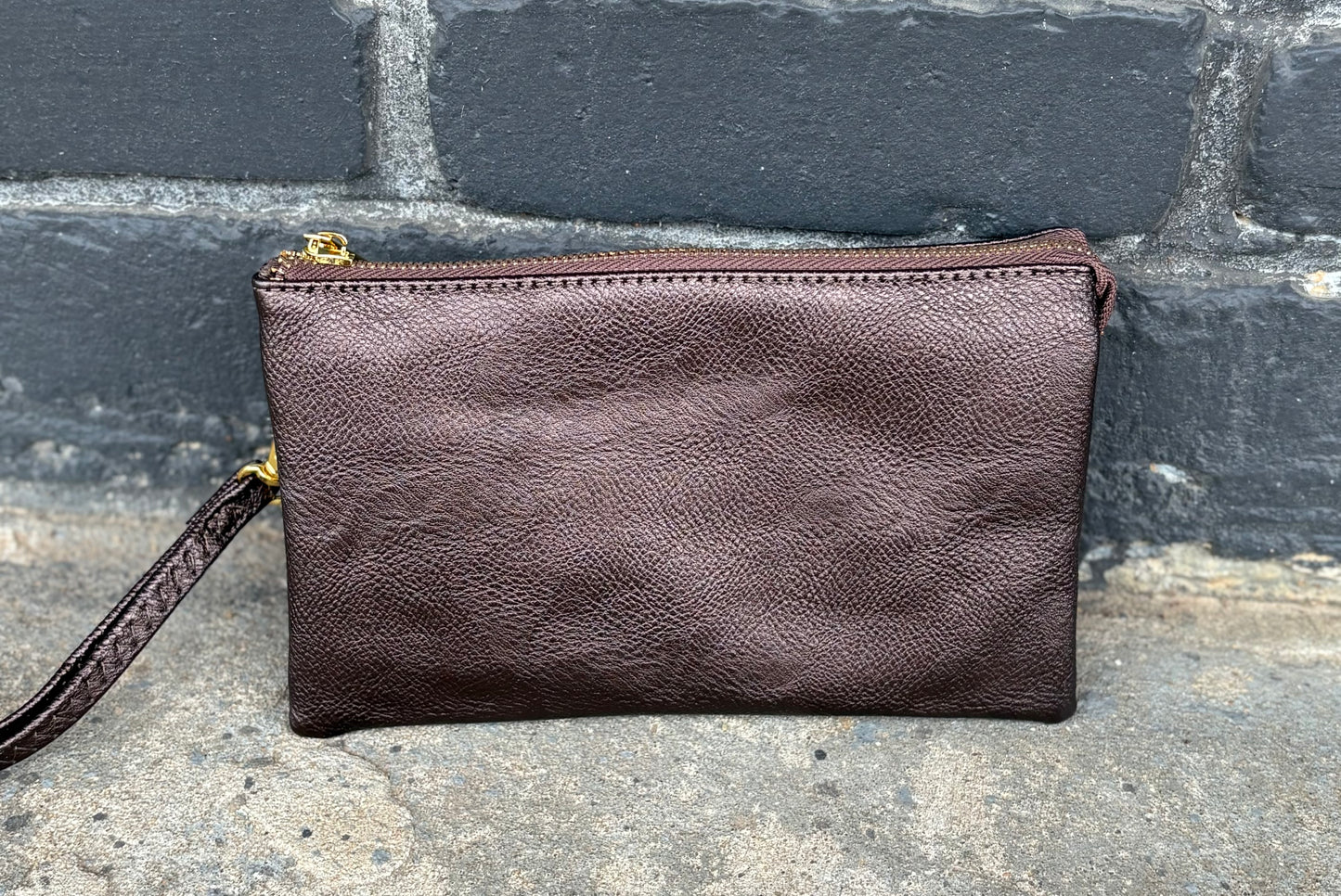 Our Favorite 3 compartment crossbody